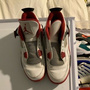 Air Jordan Fire Red 4s